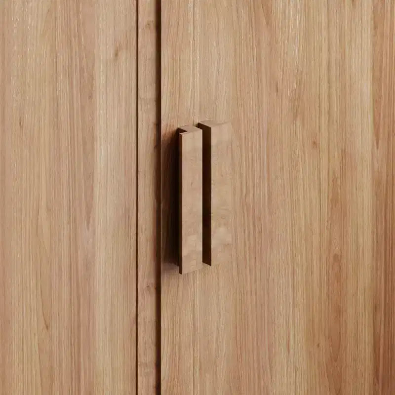 Armoires de rangement élégantes et spacieuses avec portes en verre, offrant une grande capacité de rangement, à la fois pratiques et esthétiques.