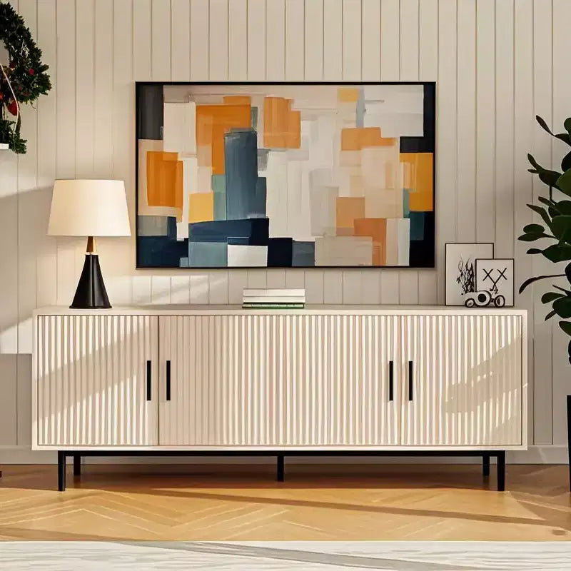 Meuble TV cannelé de 70 po, centre de divertissement avec étagère de rangement réglable, console TV moderne pour salon et chambre, blanc